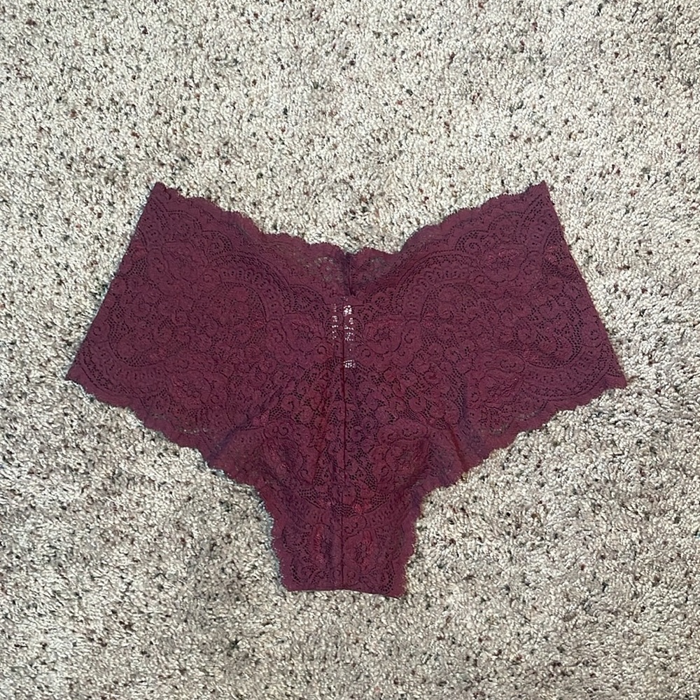 NWOT Vintage Victoria’s Secret Purple Lace Cheeky Panty Size Large - Picture 2 of 5